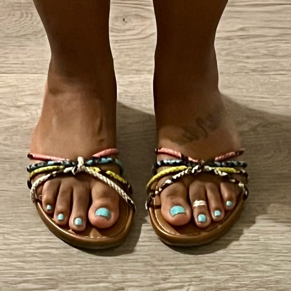 Shade and Shore multi-colored strappy sandal- Women Size 7 - Picture 4 of 5